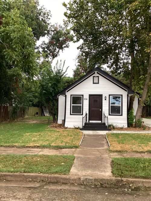 204 S Walnut St, Cleburne, TX, 76033-5424 | Card Image