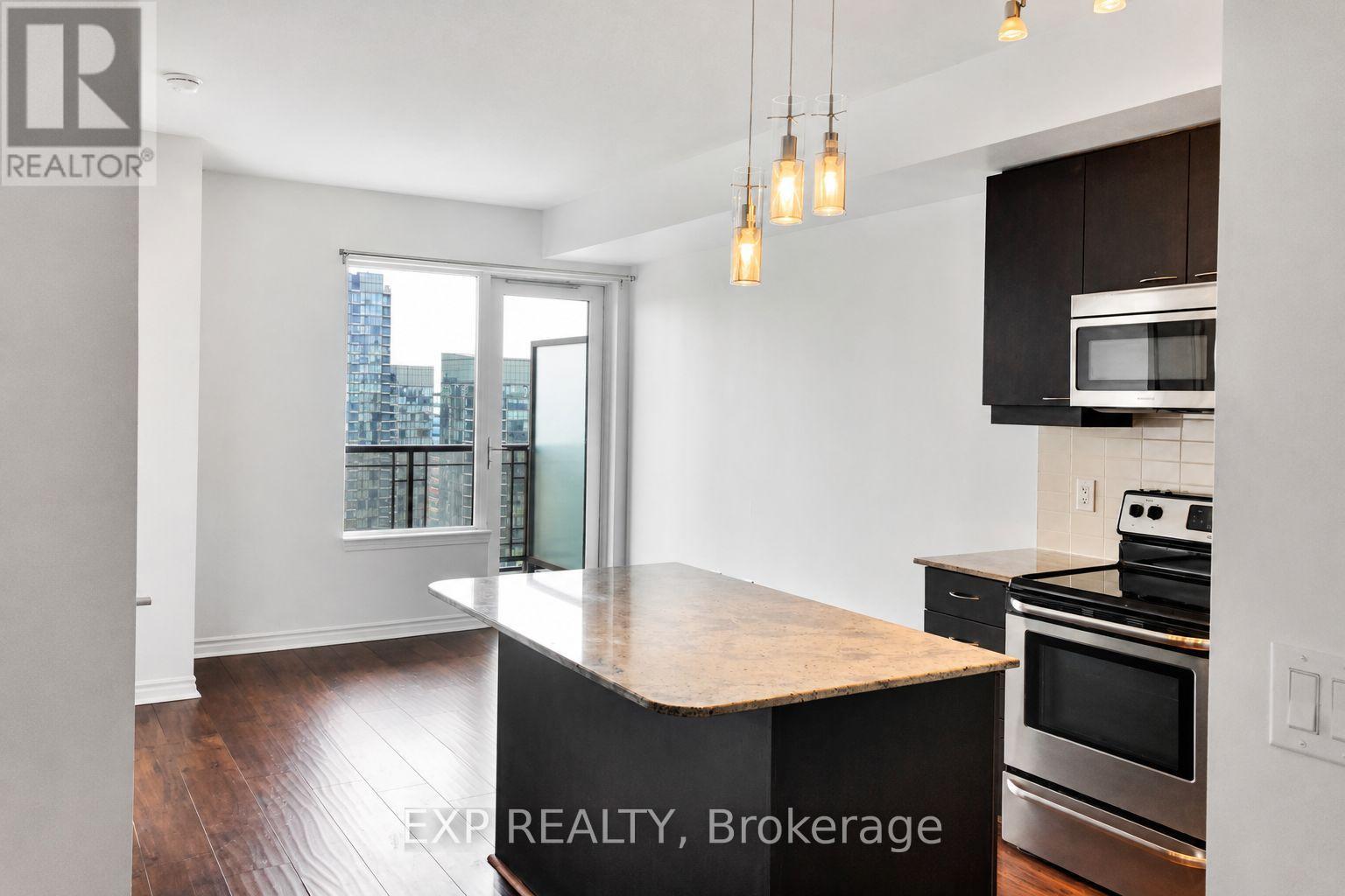 Residential in Mississauga (City Centre) 3