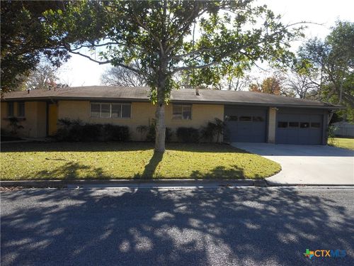 1441 Robin Ln, Seguin, TX, 78155-4028 | Card Image