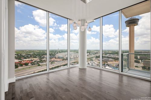 unit-2619-610 E Market St, San Antonio, TX, 78205-2663 | Card Image