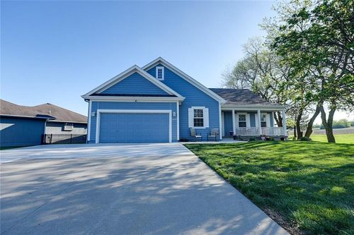 2010 Prairie Grass Dr, Raymore, MO, 64083-8358 | Card Image