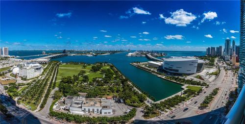 2604-900 Biscayne Blvd, Miami, FL, 33132-1561 | Card Image