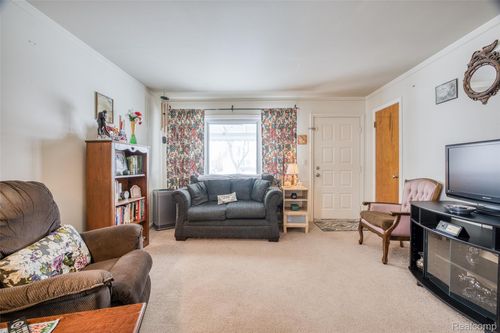 28027 Bohn St, Roseville, MI, 48066-2404 | Card Image