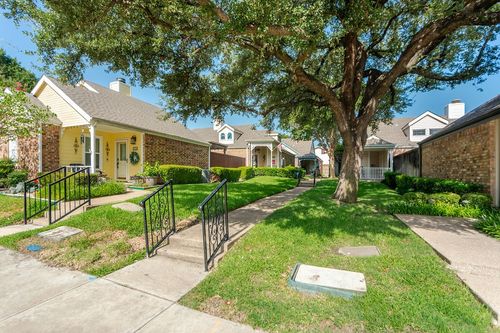 18095 Whispering Gables Ln, Dallas, TX, 75287-6664 | Card Image