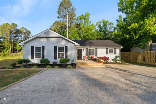 142 W Haywood St, Wendell, NC, 27591-9004 | Card Image