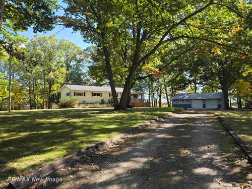 13977 W Burt Road, Chesaning Village, MI, 48616 | Card Image