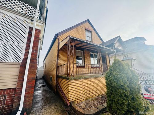 2978 Evaline St, Hamtramck, MI, 48212-3251 | Card Image