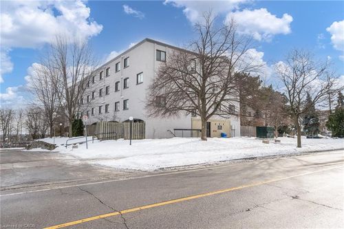 79-1036 Falgarwood Dr, Oakville, ON, L6H2P3 | Card Image