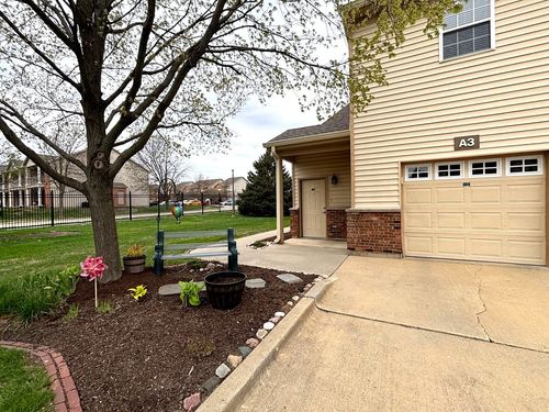 3818-3818 Thornhill Cir, Champaign, IL, 61822-3529 | Card Image