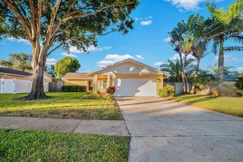 13653 Serena Dr, Largo, FL, 33774-5339 | Card Image