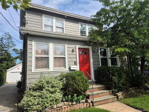 86 Woodlawn Ave, Valley Stream, NY, 11581-1325 | Card Image