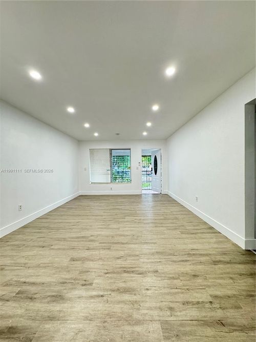 1-1086 Nw 110th St, Miami, FL, 33168 | Card Image