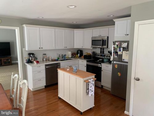 53 Sunset Rd, ROYERSFORD, PA, 19468-1719 | Card Image