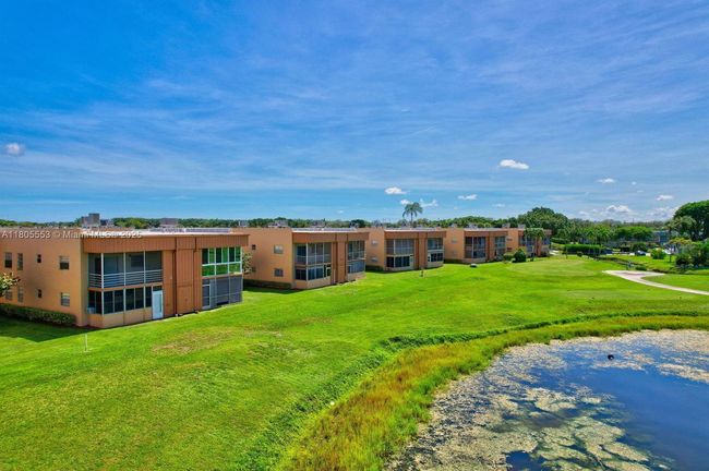 446 - 446 Flanders J, Condo with 2 bedrooms, 2 bathrooms and null parking in Delray Beach FL | Image 21