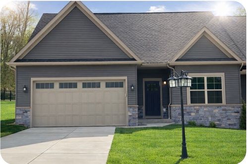 117 Hemingway Ln, Coraopolis, PA, 15108-3668 | Card Image