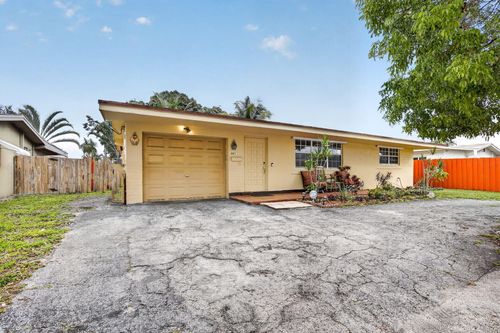 1411 N Douglas Rd, Pembroke Pines, FL, 33024-4751 | Card Image