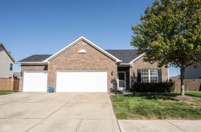 Welcome Home to 5546 West Glenview Drive! | Image 1