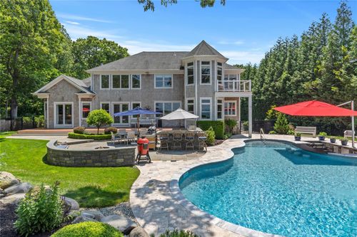 321 Sandpiper Dr, Riverhead, NY, 11901-6335 | Card Image