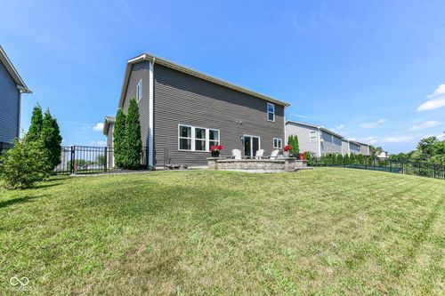 9723 Violet Cir, Indianapolis, IN, 46239-9823 | Card Image