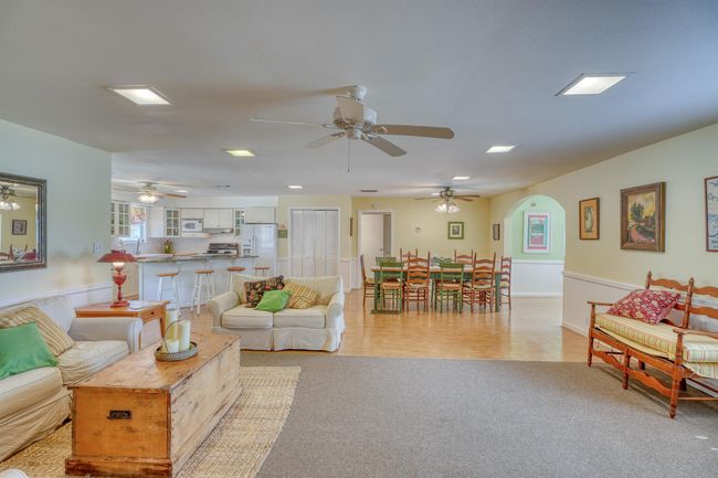 1833 Highland Dr, House other with 3 bedrooms, 2 bathrooms and null parking in Highland Haven TX | Image 9
