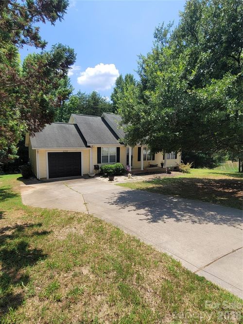 4089 Fallen Pine Rd, Sherrills Ford, NC, 28673-8374 | Card Image