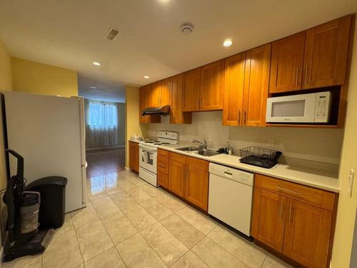7242 Braeside Dr, Burnaby, BC, V5A1E8 | Card Image