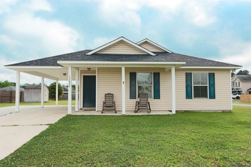 35020 Rayville Dr, Denham Springs, LA, 70706-1704 | Card Image