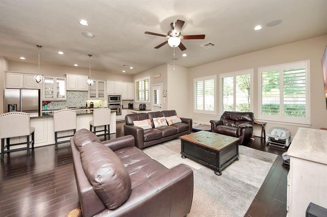FAMILY ROOM | Image 20