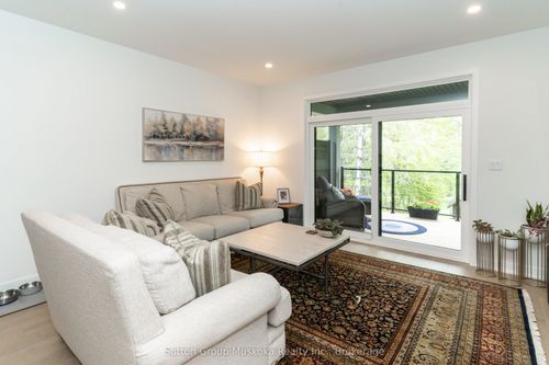 9 Jack St, Huntsville, ON, P1H0G4 | Card Image