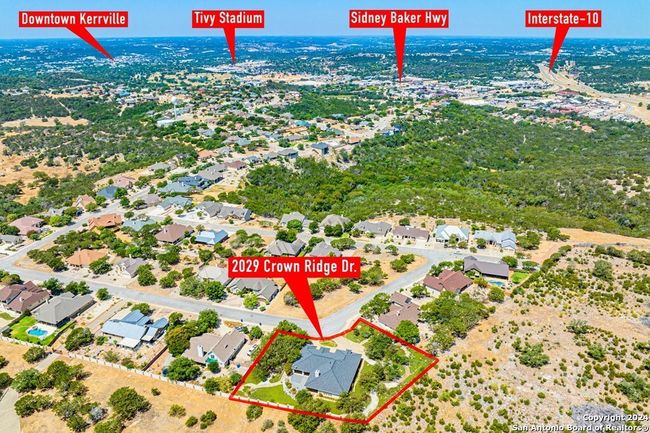 2029 Crown Ridge Dr, House other with 4 bedrooms, 3 bathrooms and null parking in Kerrville TX | Image 6