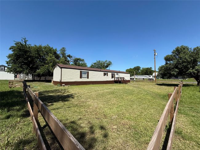 9805 State Highway 171, Home with 7 bedrooms, 4 bathrooms and 6 parking in Itasca TX | Image 7