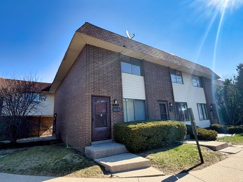 6118 W Port Ave, Milwaukee, WI, 53223-4118 | Card Image