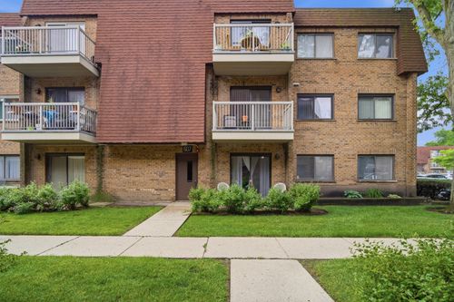 1a-607 W Central Rd, Mount Prospect, IL, 60056-2348 | Card Image