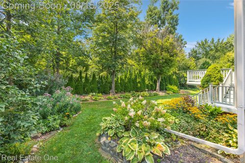4364 Meadows Ave, Grand Blanc, MI, 48439-8689 | Card Image