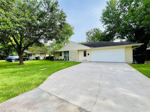 6829 Hazen St, Houston, TX, 77074-6116 | Card Image