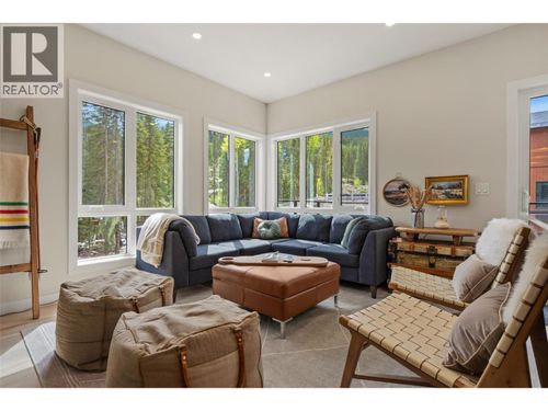 206-2116 Panorama Dr, Panorama, BC, V0A1T0 | Card Image