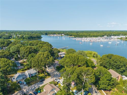147 Riverside Dr, Riverside, RI, 02915-4839 | Card Image