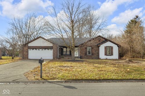 7152 Sandalwood Dr, Avon, IN, 46123-8056 | Card Image