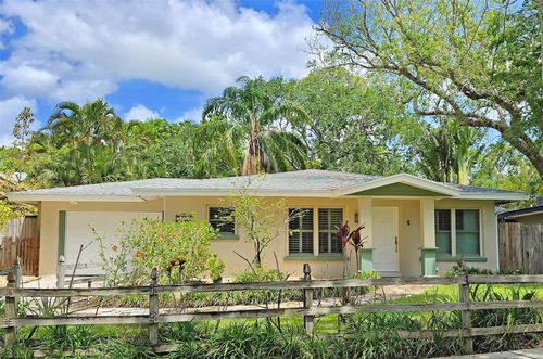 3004 Bay Shore Cir, SARASOTA, FL, 34234-5704 | Card Image