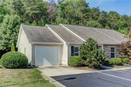 3017 Hyde Place Cir, Winston Salem, NC, 27103-3448 | Card Image