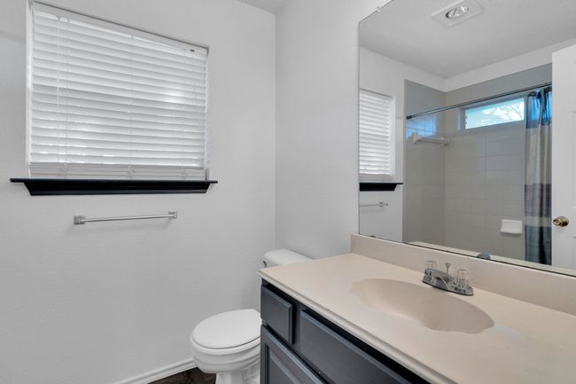 Primary Bathroom | Image 15
