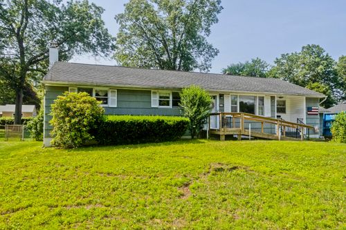 32 Cora St, Enfield, CT, 06082-5120 | Card Image