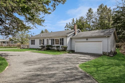 6980 N Bayview Rd, Southold, NY, 11971-4004 | Card Image