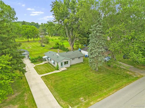 22961 Koths St, Taylor, MI, 48180-3582 | Card Image