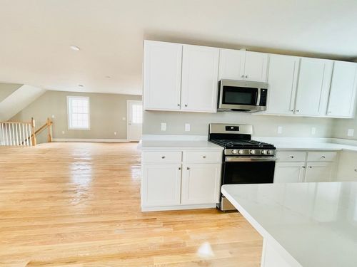 1-218 Vane St, Revere, MA, 02151-5245 | Card Image