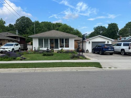 235 Fearnwood St, Cambridge, ON, N3C1B7 | Card Image