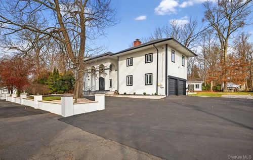 369 Vanderbilt Pkwy, Dix Hills, NY, 11746-5820 | Card Image