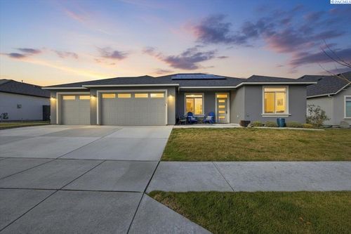 3016 S Harrison St, Kennewick, WA, 99338-2044 | Card Image