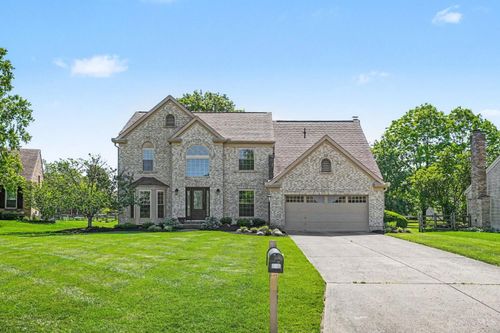 611 Shadowlawn Ln, Loveland, OH, 45140-7344 | Card Image