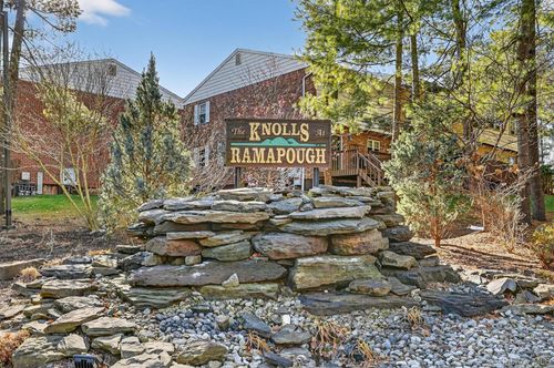 410 Pawnee Ct, Suffern, NY, 10901-4123 | Card Image